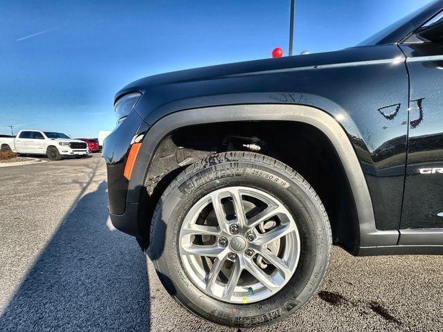 new 2025 Jeep Grand Cherokee car, priced at $40,999