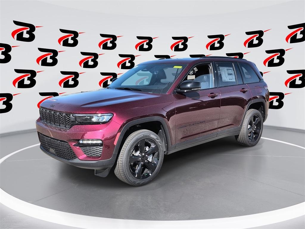 new 2025 Jeep Grand Cherokee car, priced at $46,009