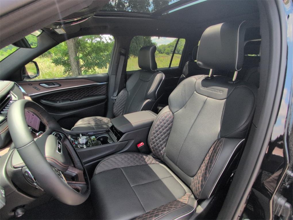 new 2025 Jeep Grand Cherokee L car, priced at $56,257