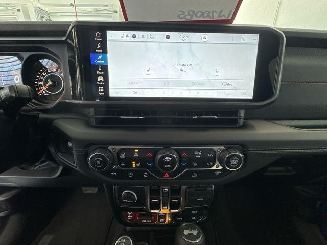 new 2025 Jeep Wrangler car, priced at $58,047