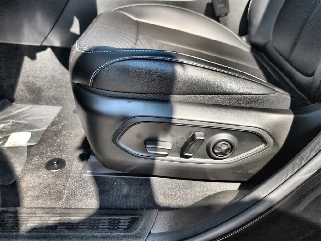 new 2025 Jeep Grand Cherokee car, priced at $48,524