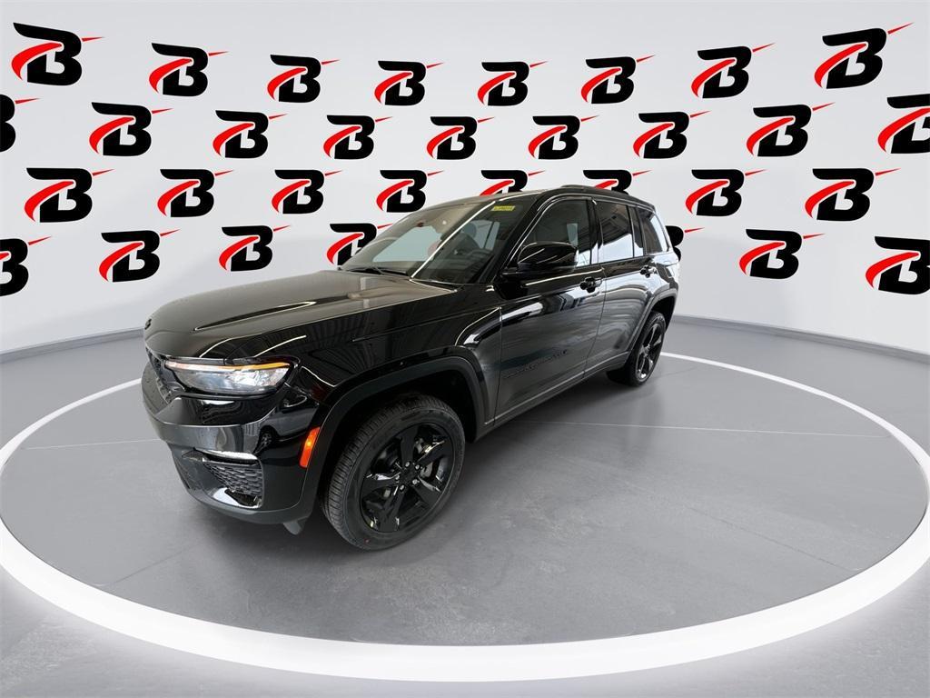 new 2025 Jeep Grand Cherokee car, priced at $46,962