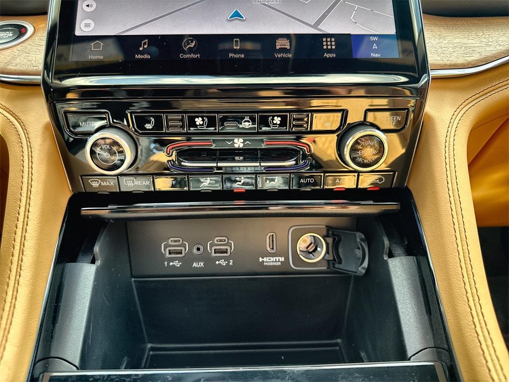 new 2025 Jeep Grand Cherokee car, priced at $60,053