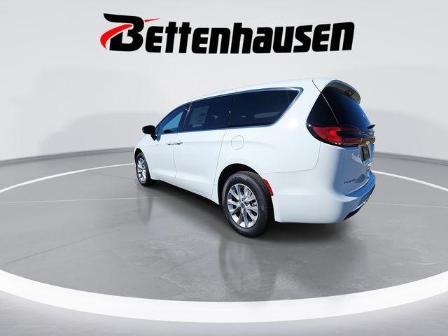new 2025 Chrysler Pacifica car, priced at $44,907