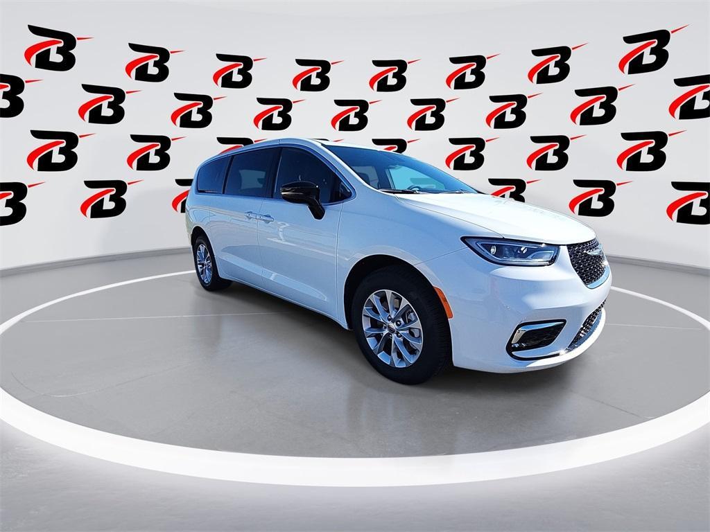 new 2025 Chrysler Pacifica car, priced at $46,068