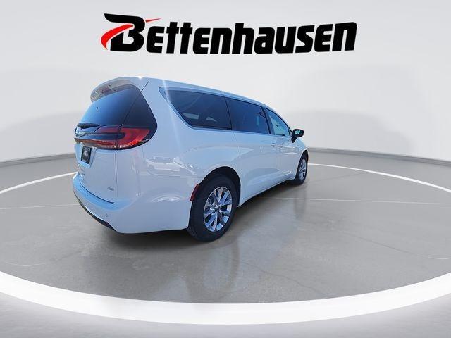 new 2025 Chrysler Pacifica car, priced at $44,907