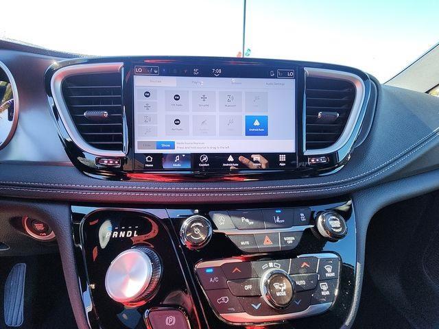 new 2025 Chrysler Pacifica car, priced at $44,907