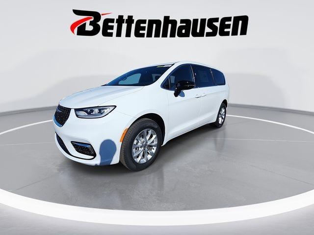 new 2025 Chrysler Pacifica car, priced at $44,907