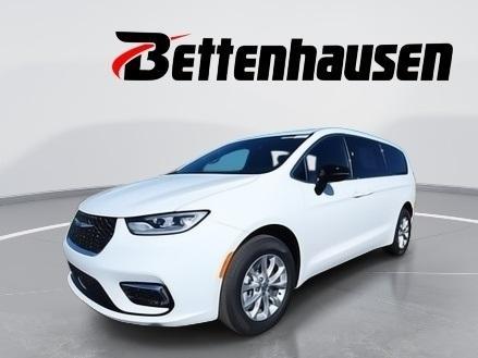 new 2025 Chrysler Pacifica car, priced at $44,907