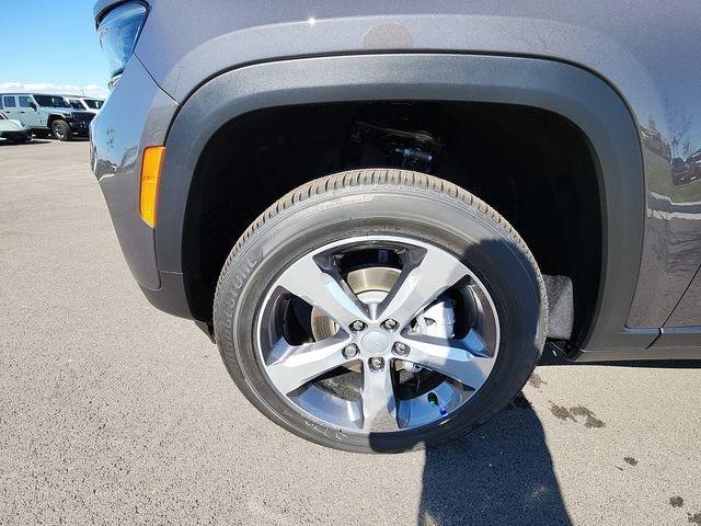 new 2024 Jeep Grand Cherokee car, priced at $45,935