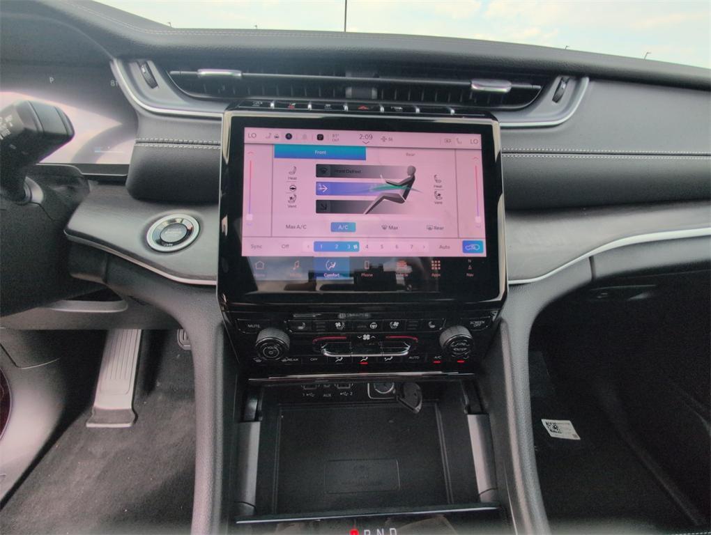 new 2025 Jeep Grand Cherokee L car, priced at $50,261