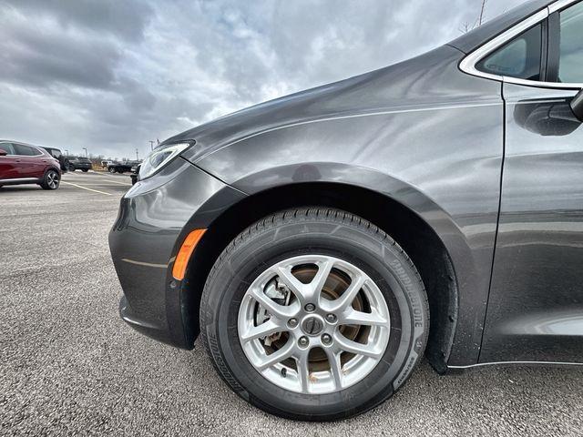 used 2021 Chrysler Pacifica car, priced at $22,500