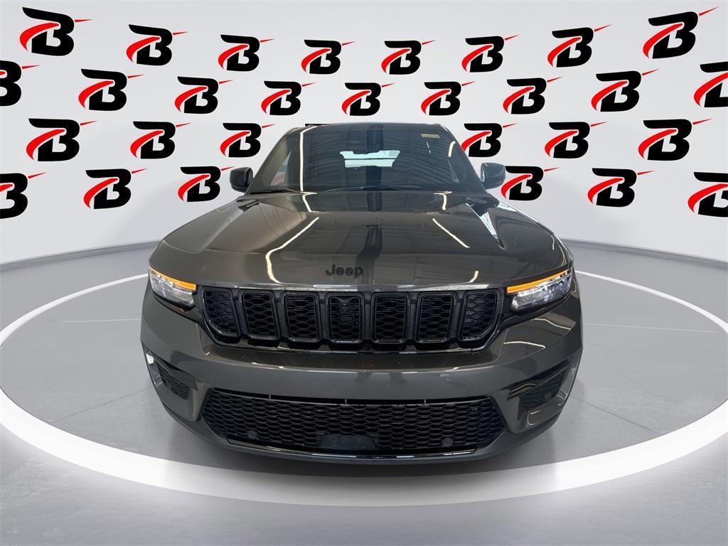 new 2025 Jeep Grand Cherokee car, priced at $49,210