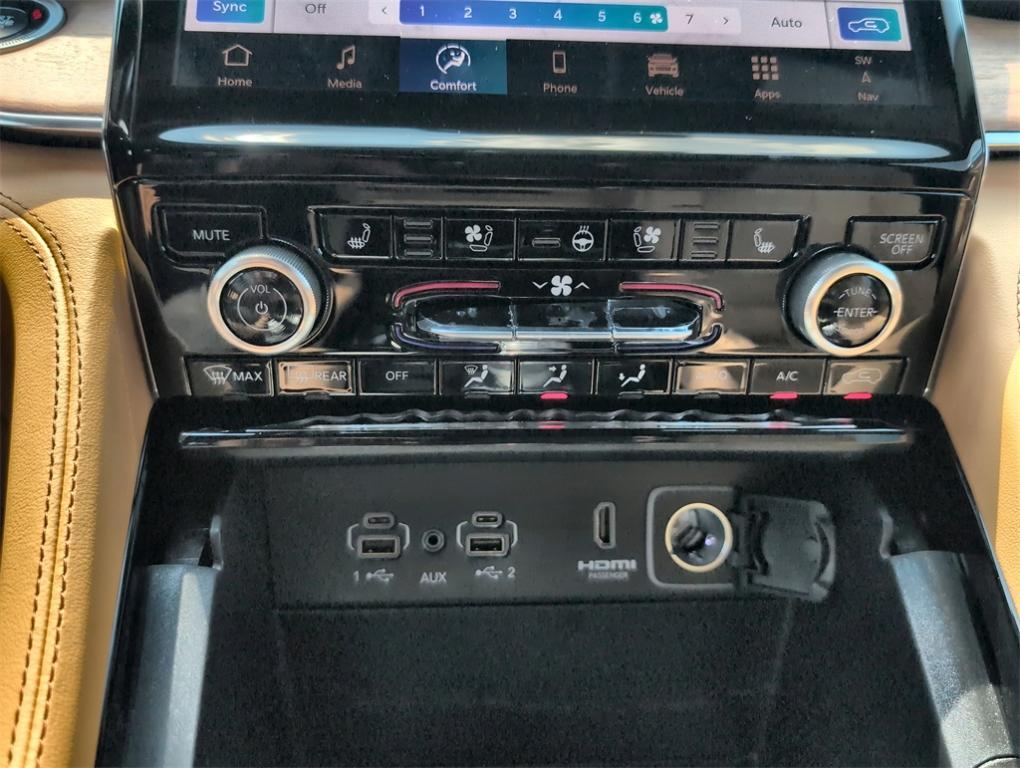 new 2025 Jeep Grand Cherokee car, priced at $59,535