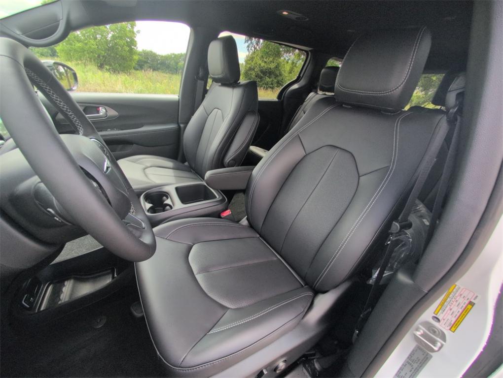 new 2026 Chrysler Pacifica car, priced at $40,105