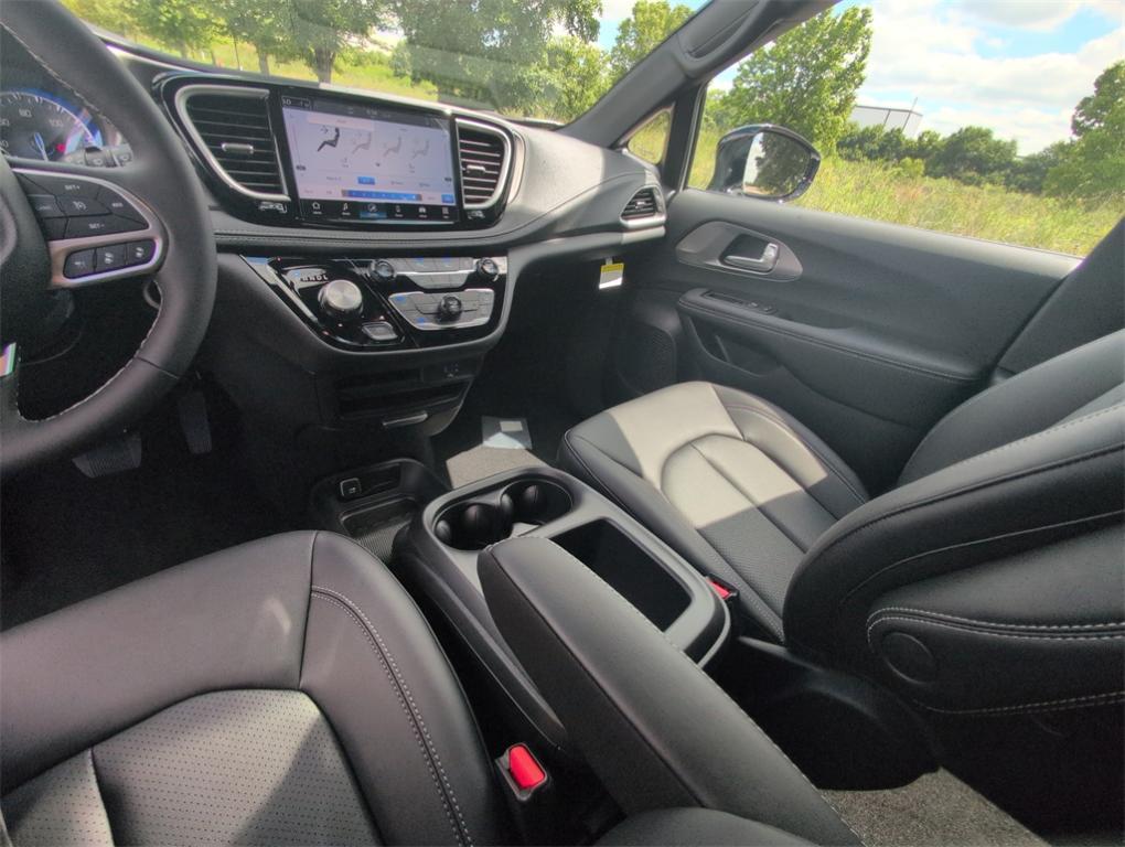 new 2026 Chrysler Pacifica car, priced at $40,105
