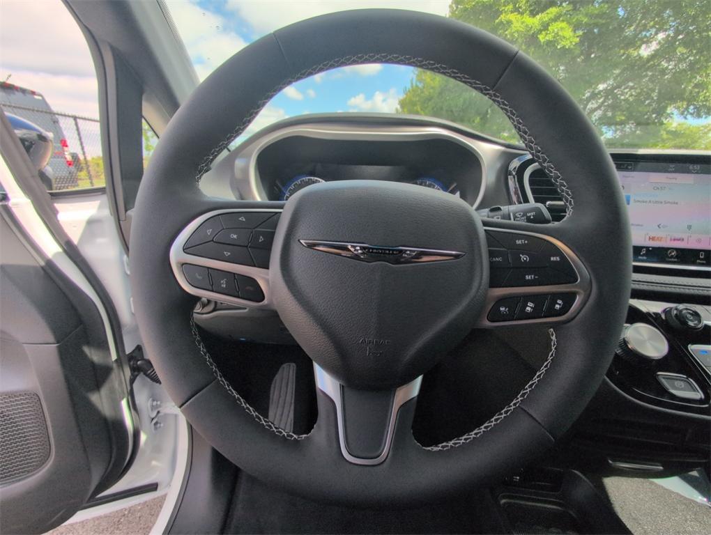 new 2026 Chrysler Pacifica car, priced at $40,105
