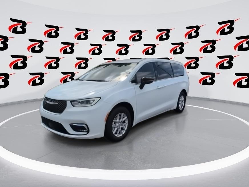 new 2026 Chrysler Pacifica car, priced at $40,105