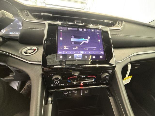 new 2025 Jeep Grand Cherokee car, priced at $35,375