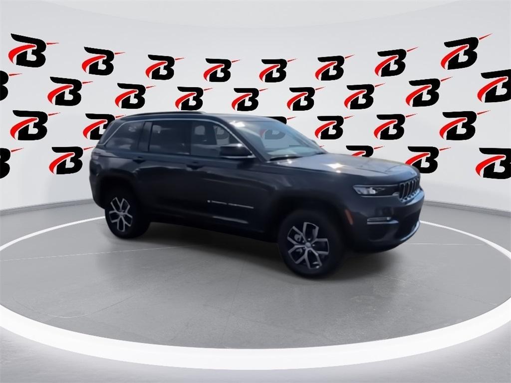 new 2025 Jeep Grand Cherokee car, priced at $43,733