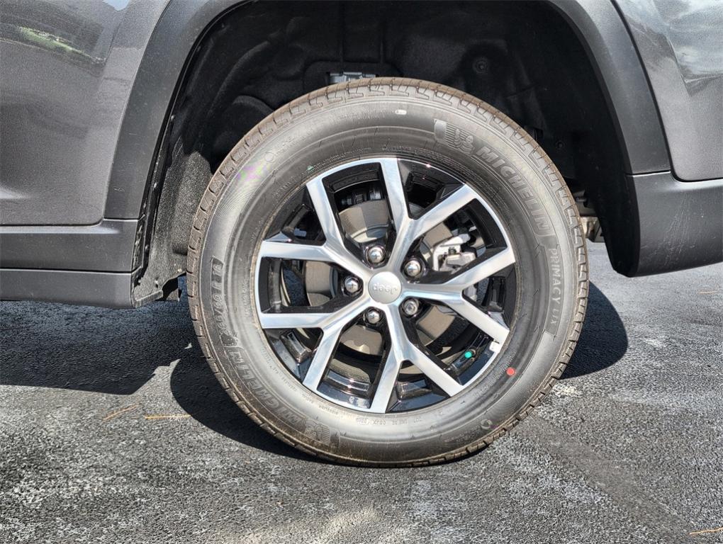 new 2025 Jeep Grand Cherokee car, priced at $43,733