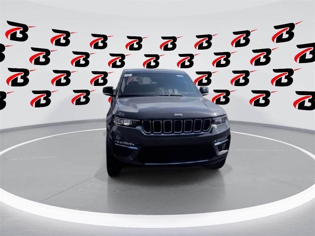 new 2025 Jeep Grand Cherokee car, priced at $43,733