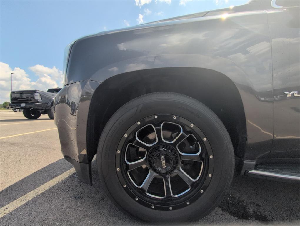 used 2018 GMC Yukon car, priced at $25,900