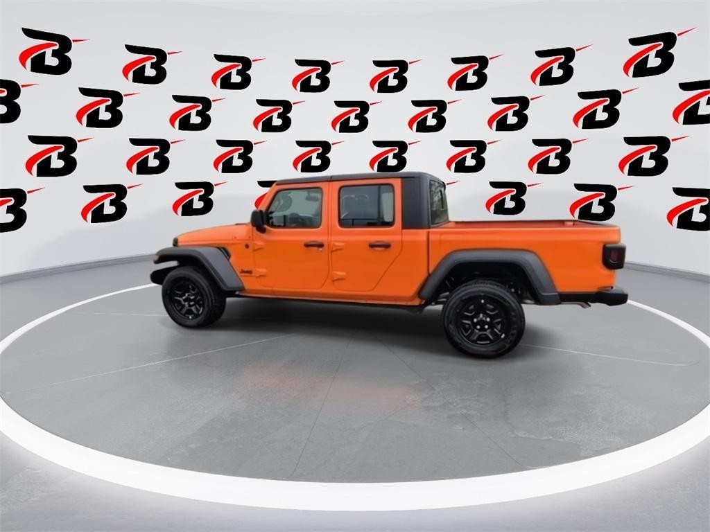 new 2025 Jeep Gladiator car, priced at $40,422