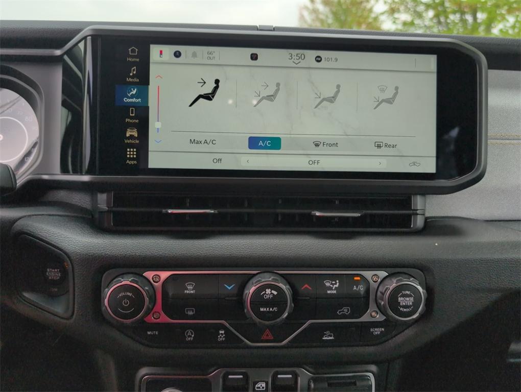 new 2025 Jeep Gladiator car, priced at $40,422
