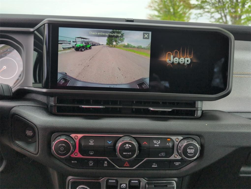 new 2025 Jeep Gladiator car, priced at $40,422