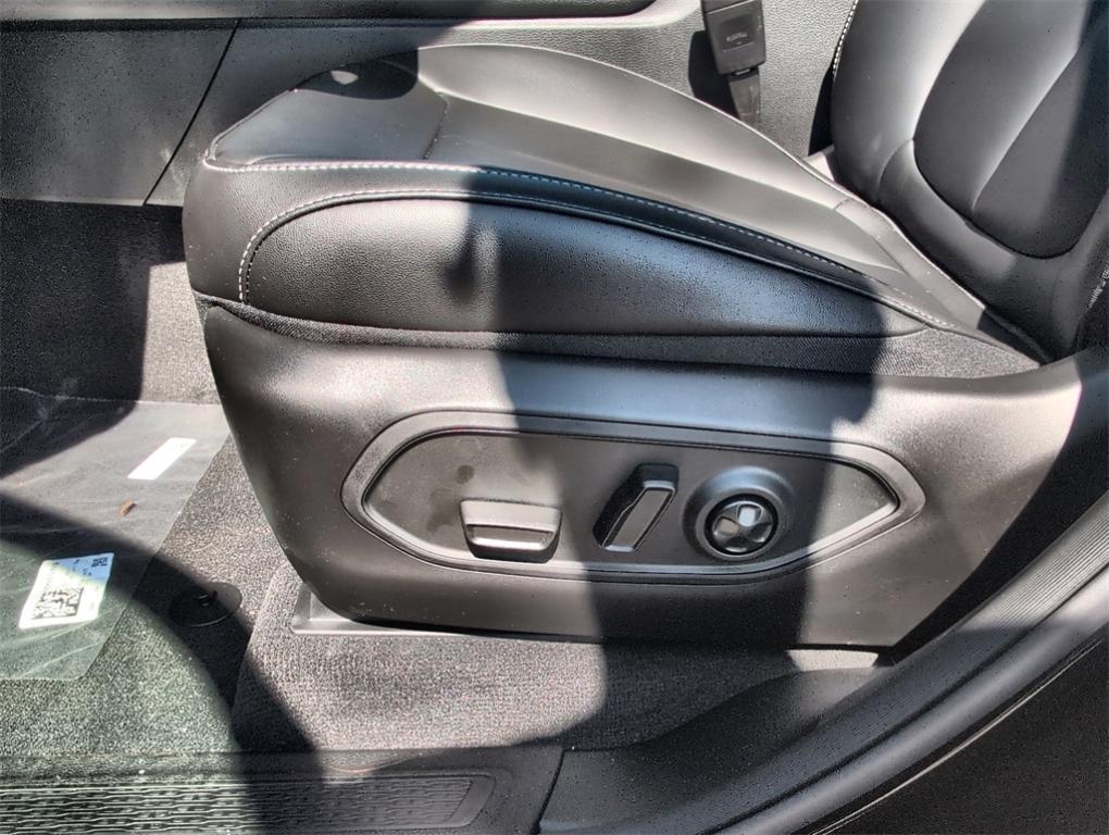 new 2025 Jeep Grand Cherokee car, priced at $44,479
