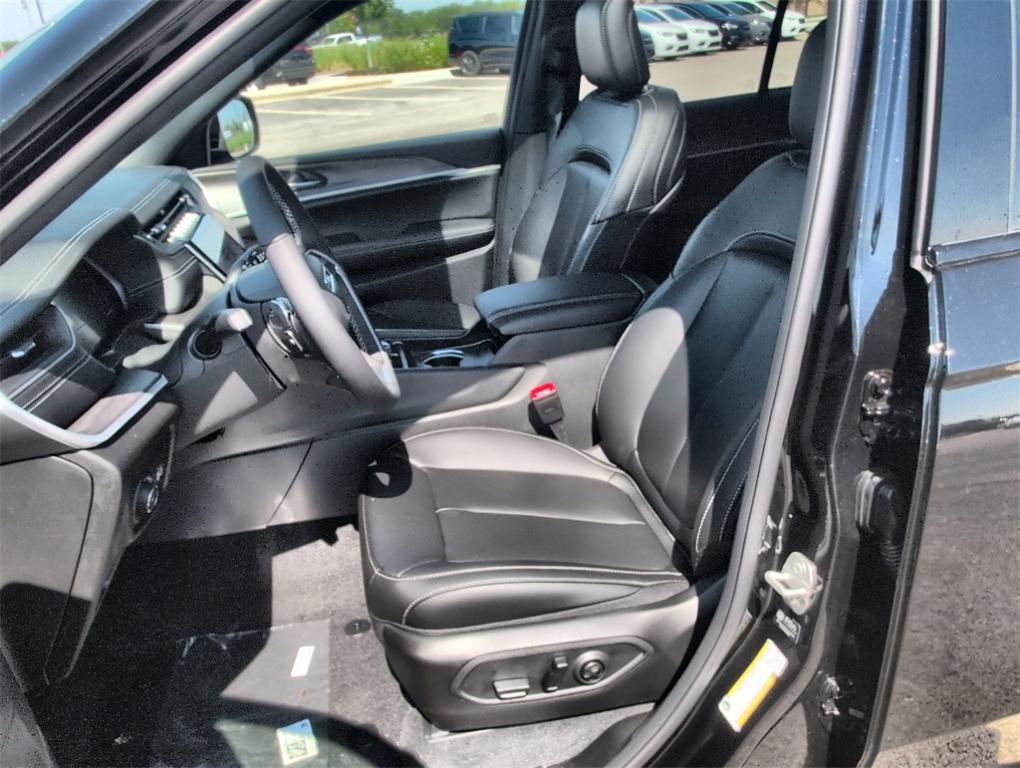 new 2025 Jeep Grand Cherokee car, priced at $44,479