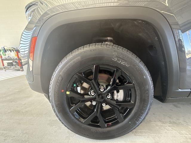 new 2025 Jeep Grand Cherokee car, priced at $39,530