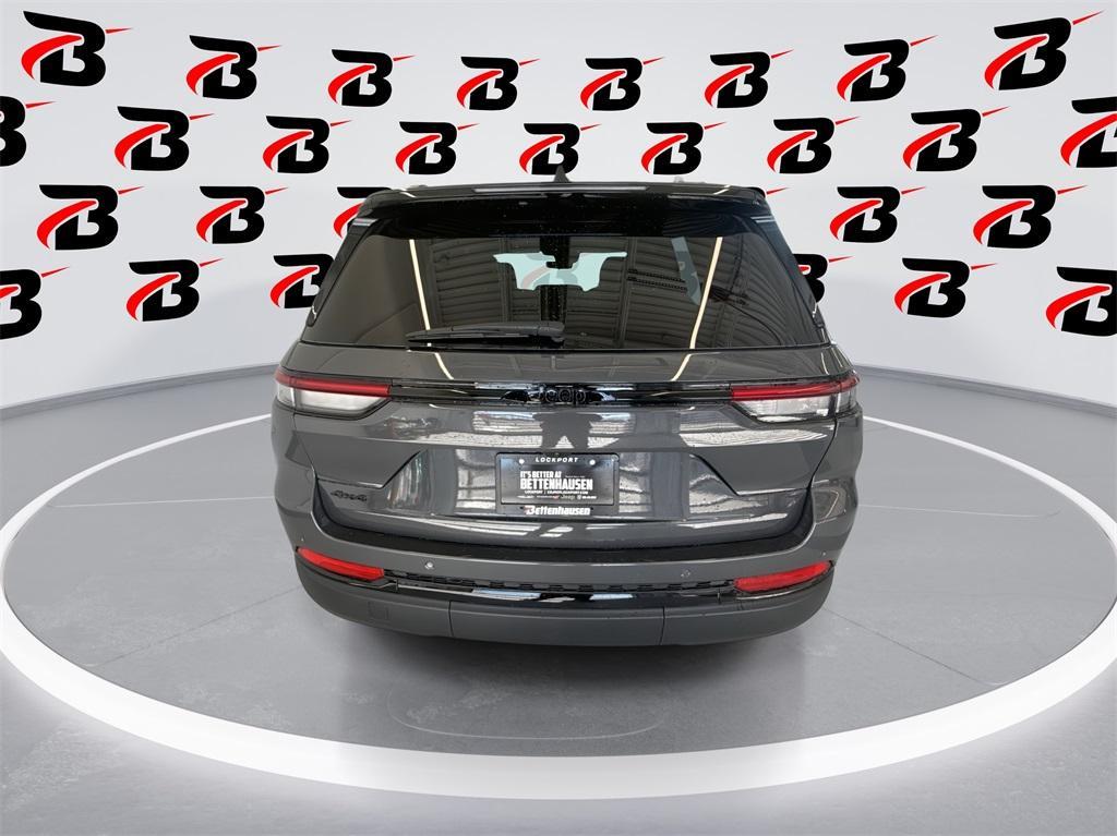 new 2025 Jeep Grand Cherokee car, priced at $39,701