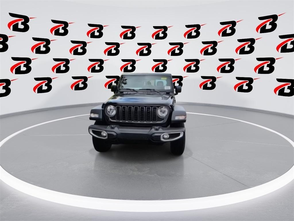 new 2025 Jeep Gladiator car, priced at $40,122