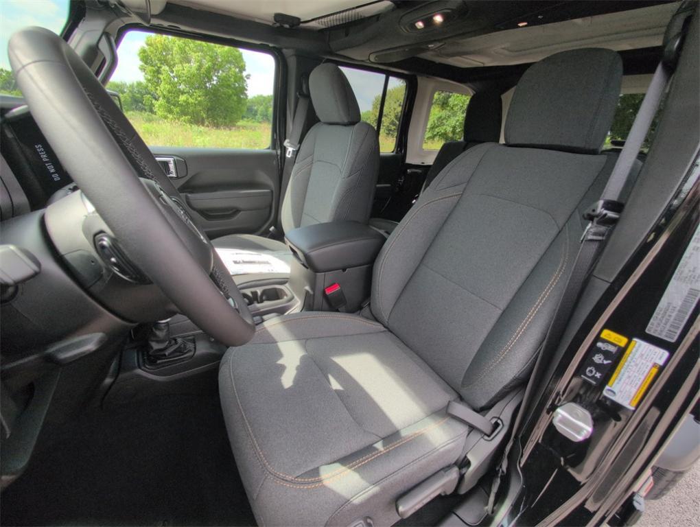 new 2025 Jeep Wrangler car, priced at $39,246