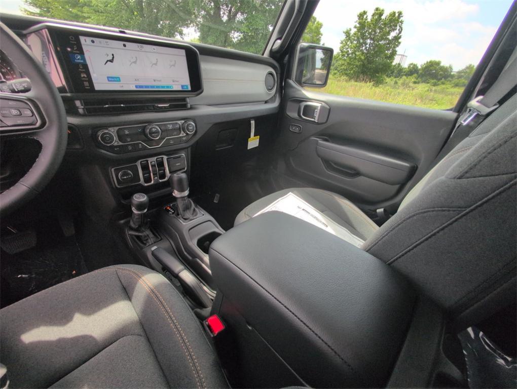new 2025 Jeep Wrangler car, priced at $39,246