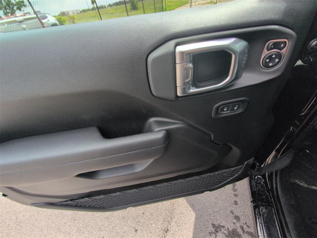 new 2025 Jeep Wrangler car, priced at $39,246