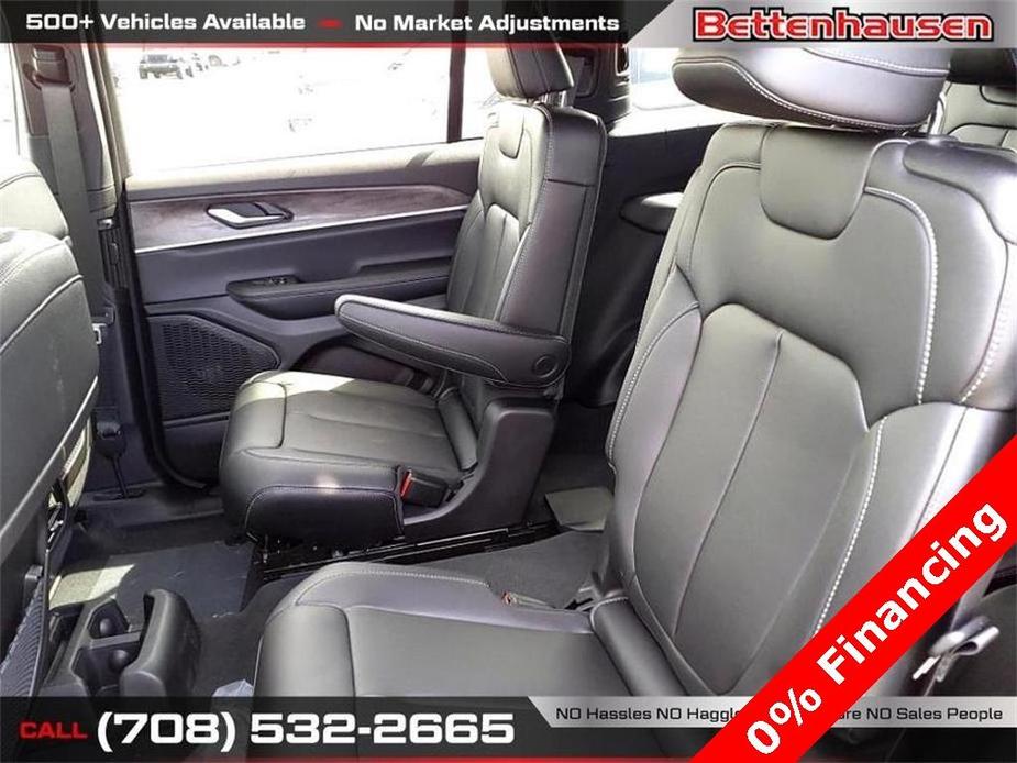 new 2024 Jeep Grand Cherokee L car, priced at $43,577