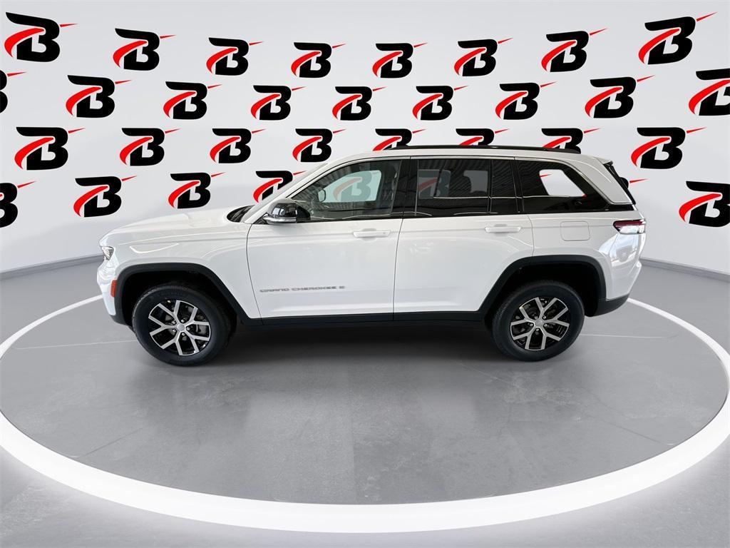 new 2025 Jeep Grand Cherokee car, priced at $39,900