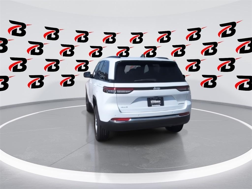 new 2025 Jeep Grand Cherokee car, priced at $35,825