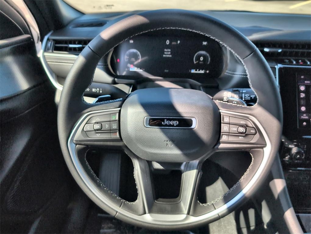 new 2025 Jeep Grand Cherokee car, priced at $35,825
