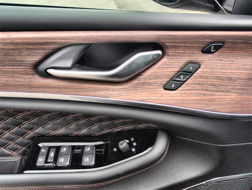 used 2024 Jeep Grand Cherokee car, priced at $46,390