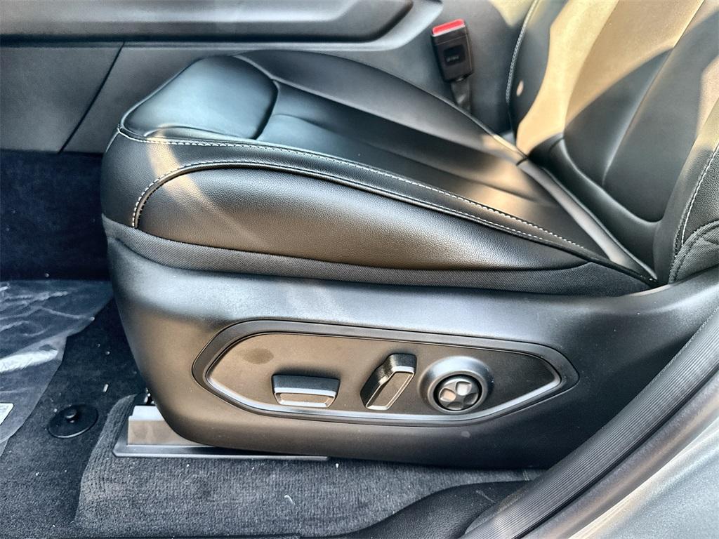 new 2025 Jeep Grand Cherokee car, priced at $44,604