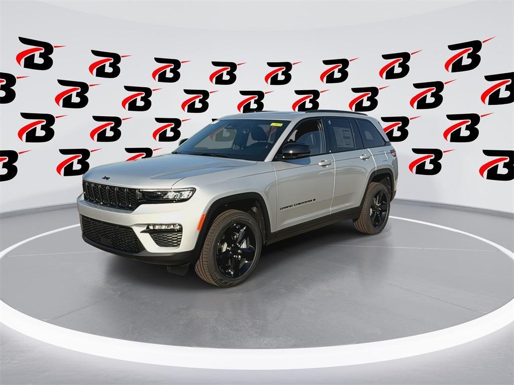 new 2025 Jeep Grand Cherokee car, priced at $44,604