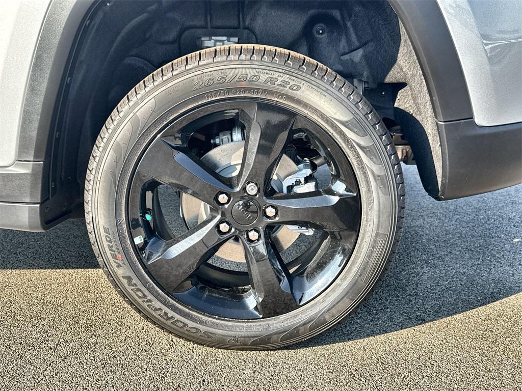 new 2025 Jeep Grand Cherokee car, priced at $44,604
