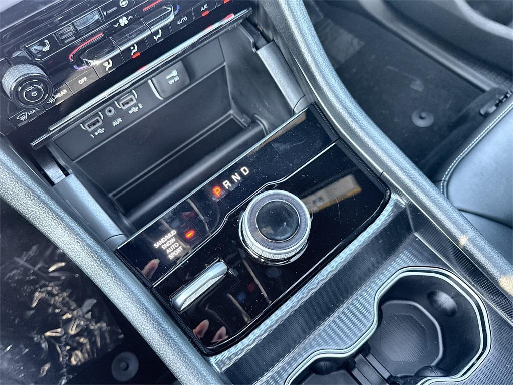 new 2025 Jeep Grand Cherokee car, priced at $44,604
