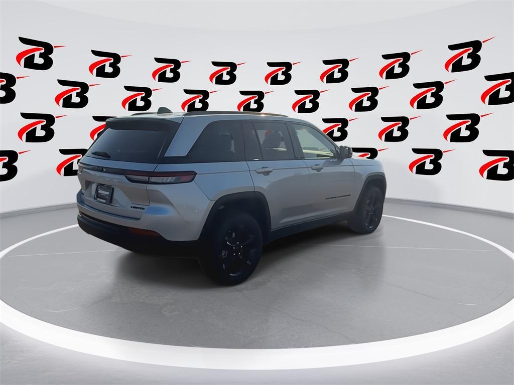 new 2025 Jeep Grand Cherokee car, priced at $44,604