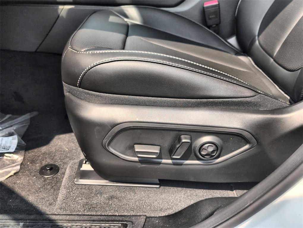 new 2025 Jeep Grand Cherokee car, priced at $45,526
