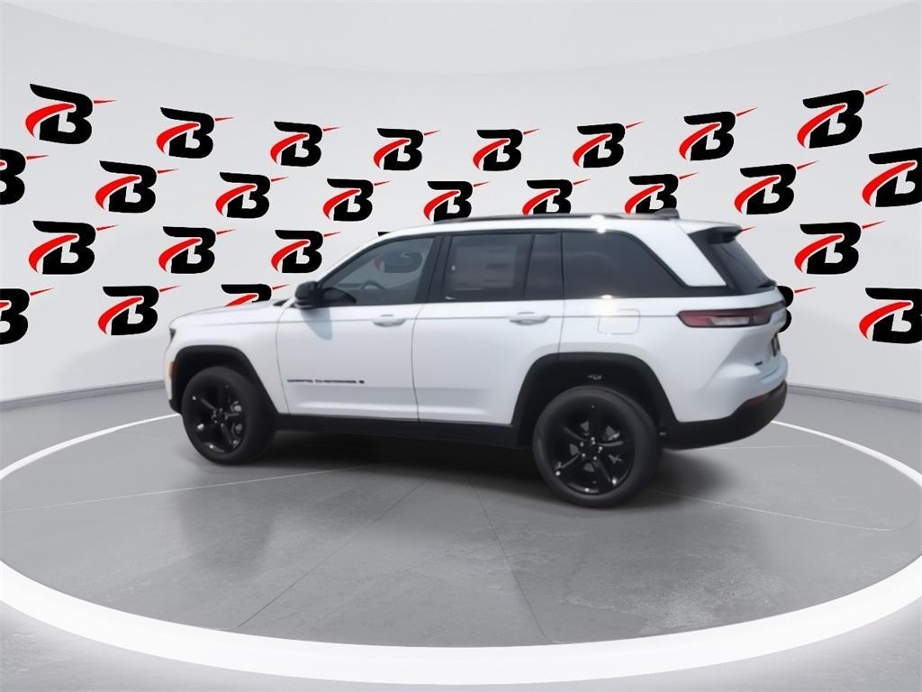 new 2025 Jeep Grand Cherokee car, priced at $45,526